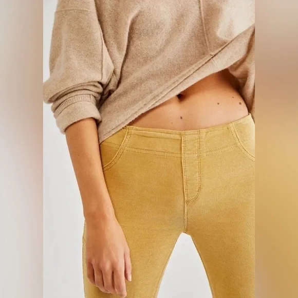 We The Free / Free People Pull On Corduroy Flare Bell Bottom Pant Hayloft Yellow - Picture 2 of 5
